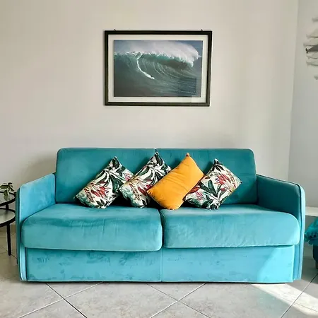 Risso - Charming One Bedroom With A Balcony