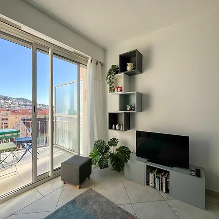 Risso - Charming One Bedroom With A Balcony Ницца