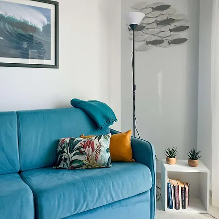 Risso - Charming One Bedroom With A Balcony Апартаменты *