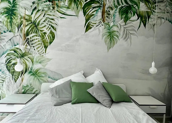 Risso - Charming One Bedroom With A Balcony *