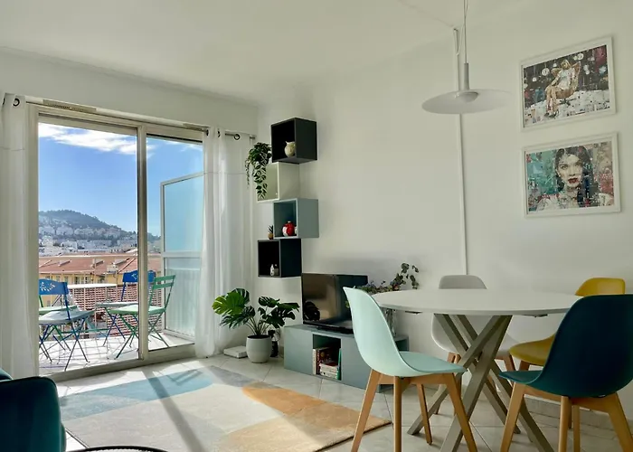شقة Risso - Charming One Bedroom With A Balcony *