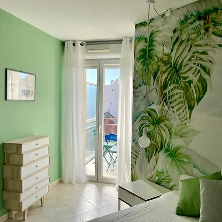 Lejlighed Risso - Charming One Bedroom With A Balcony