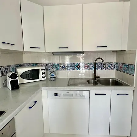 Lejlighed Risso - Charming One Bedroom With A Balcony *