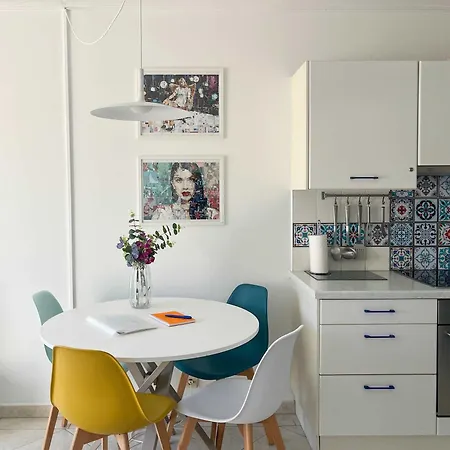 Lejlighed Risso - Charming One Bedroom With A Balcony